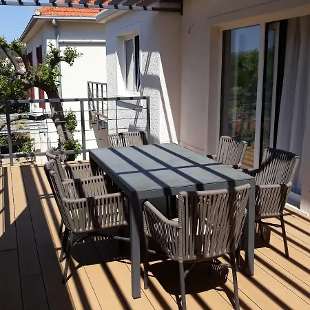 Modern & Spacious 2 Bedroom Ap. Center شقة ييلسا