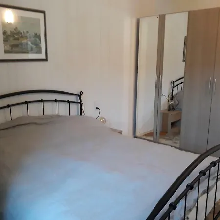 Modern & Spacious 2 Bedroom Ap. Center ييلسا