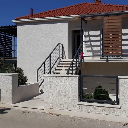 Modern & Spacious 2 Bedroom Ap. Center شقة