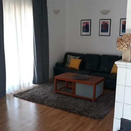 Modern & Spacious 2 Bedroom Ap. Center *